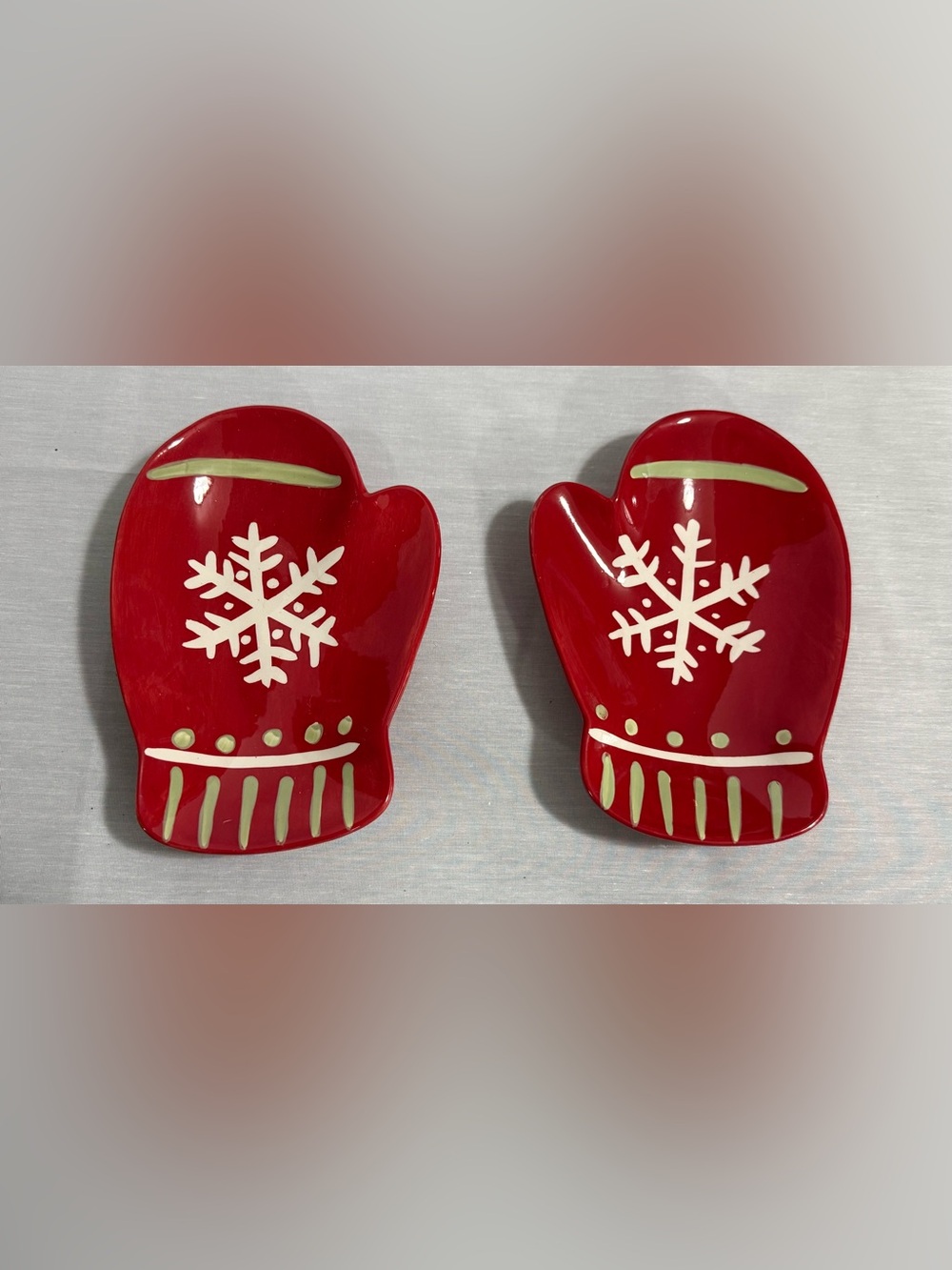 Vintage Hallmark Christmas Ceramic Mitten Plates Spoon Rest Candy Dish Set of 2
